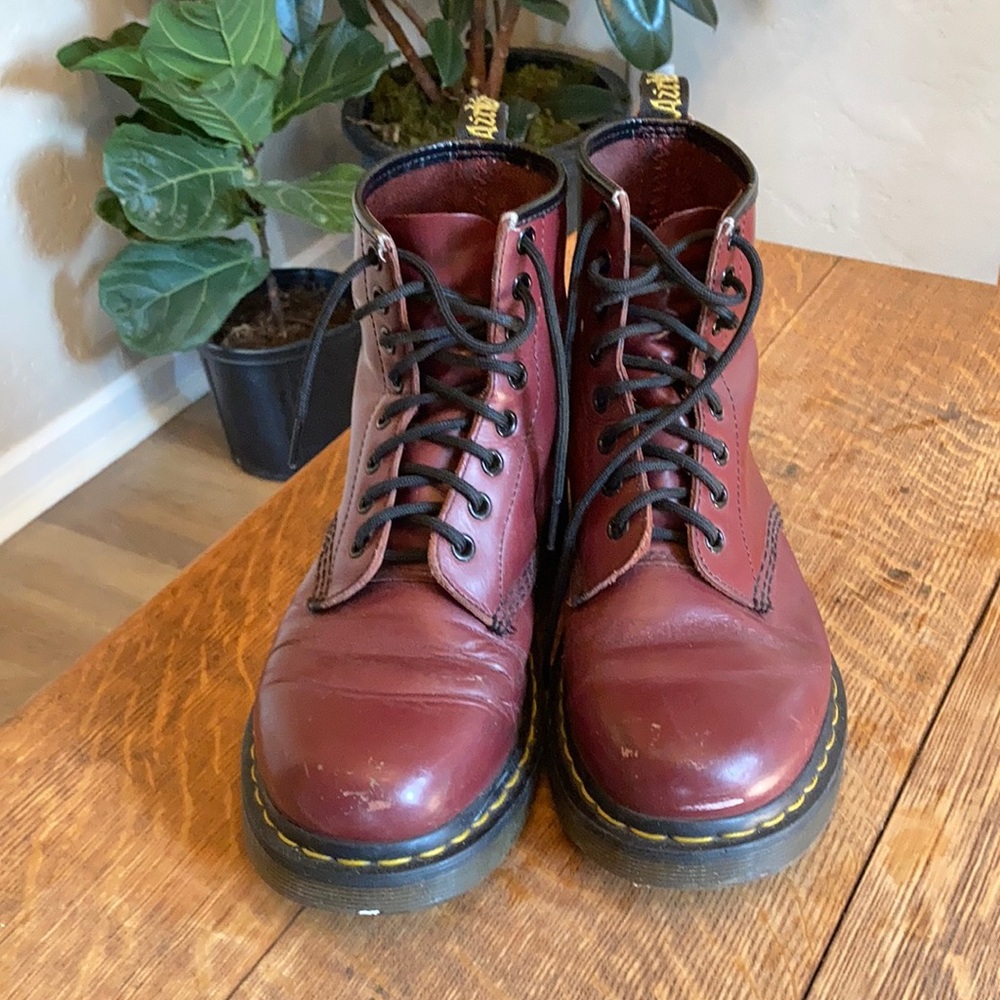 AUTHENTIC DR.MARTEN MAROON LACE-UPS